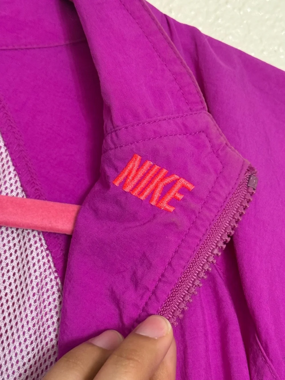 Vintage Nike Women's pink Magenta Full-Zip windbreaker running Jacket size M
